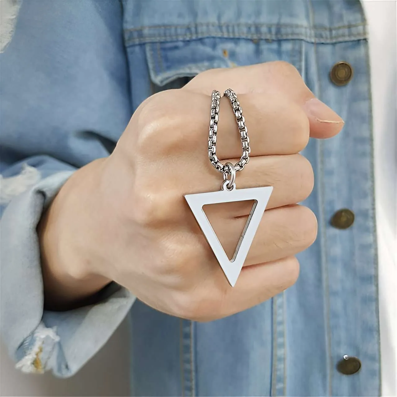 delta pendant