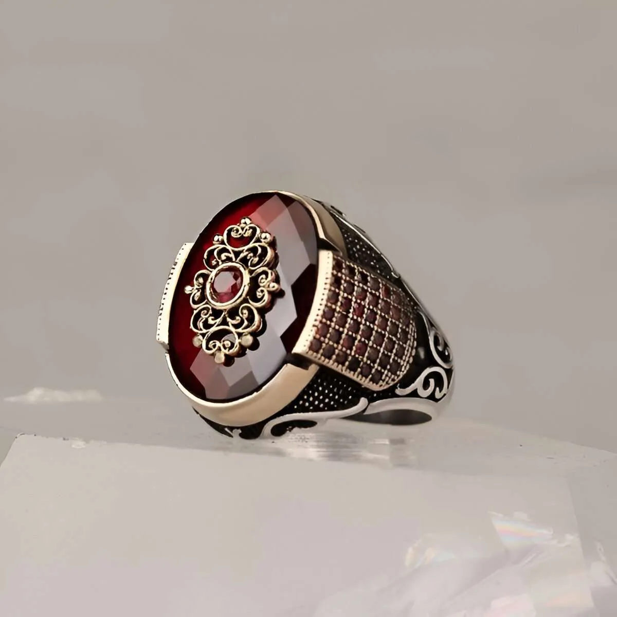 GRAND MAJESTY RING