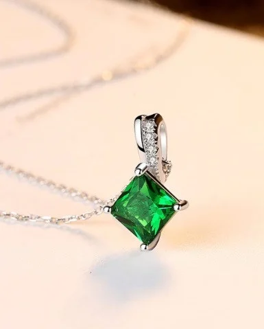 STAR EMERALD PENDANT