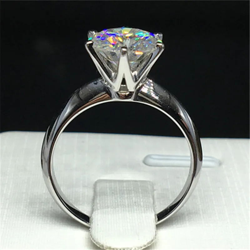 GRAND  SOLITARE MOSSANITE RING